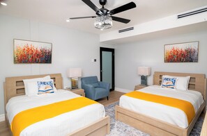 6 bedrooms, iron/ironing board, WiFi, bed sheets - Escape to Paradise at THE LIGHTHOUSE VILLA! (Grafton)