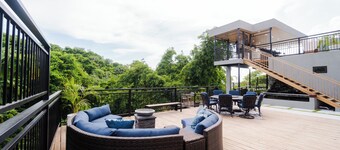 Escape to Paradise at THE LIGHTHOUSE VILLA!