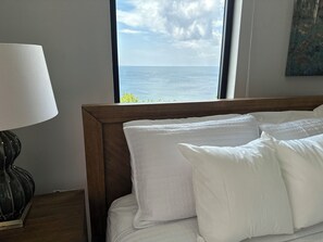 6 bedrooms, iron/ironing board, WiFi, bed sheets - Escape to Paradise at THE LIGHTHOUSE VILLA! (Grafton)