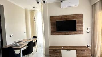 Apartment with Sea View R-221 | Area keluarga