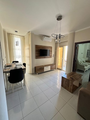 Apartment with Sea View R-221 | Coin séjour