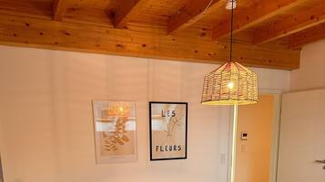 3 bedrooms, desk, iron/ironing board, travel crib