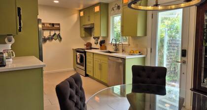 Pu'uwai Place in the heart of Volcano Village