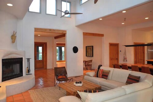 Big Sky Marfa - Quiet, Spacious Adobe with Spectacular WtX Views!