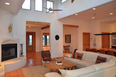 Big Sky Marfa - Quiet, Spacious Adobe with Spectacular WtX Views!