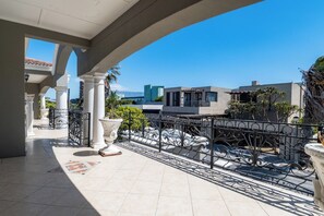 Property grounds - Sunset beach holiday home/Pauline's entire villa 
 is a taste of luxury. (Cape Town)
