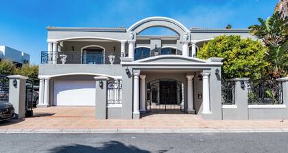 Sunset beach holiday home/Pauline's entire villa
is a taste of luxury.