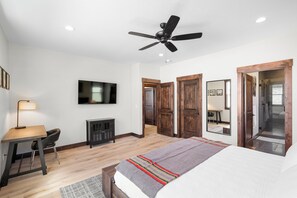 4 habitaciones, tabla de planchar con plancha, wifi y ropa de cama 