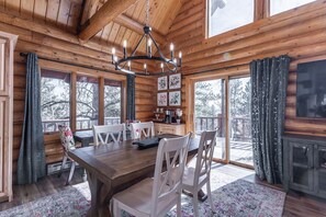 Dining - Cabin close to the Lake, Sleeps 8  (Panguitch)