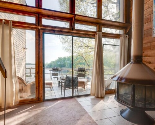 Waterfront Retreat for the whole family