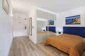 1 bedroom, free WiFi, bed sheets