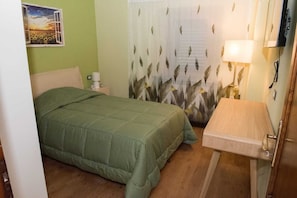 9 bedrooms, WiFi, bed sheets