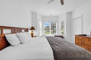 2 chambres, fer et planche à repasser, Wi-Fi, draps fournis