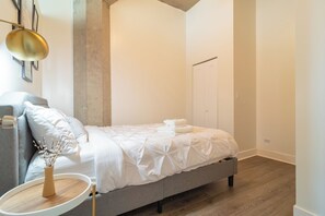 2 bedrooms, iron/ironing board, travel cot, free WiFi