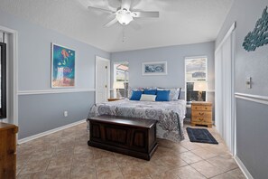 4 habitaciones, tabla de planchar con plancha, wifi y ropa de cama
