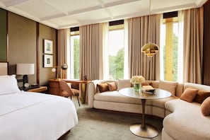 1 bedroom, premium bedding, free minibar, in-room safe