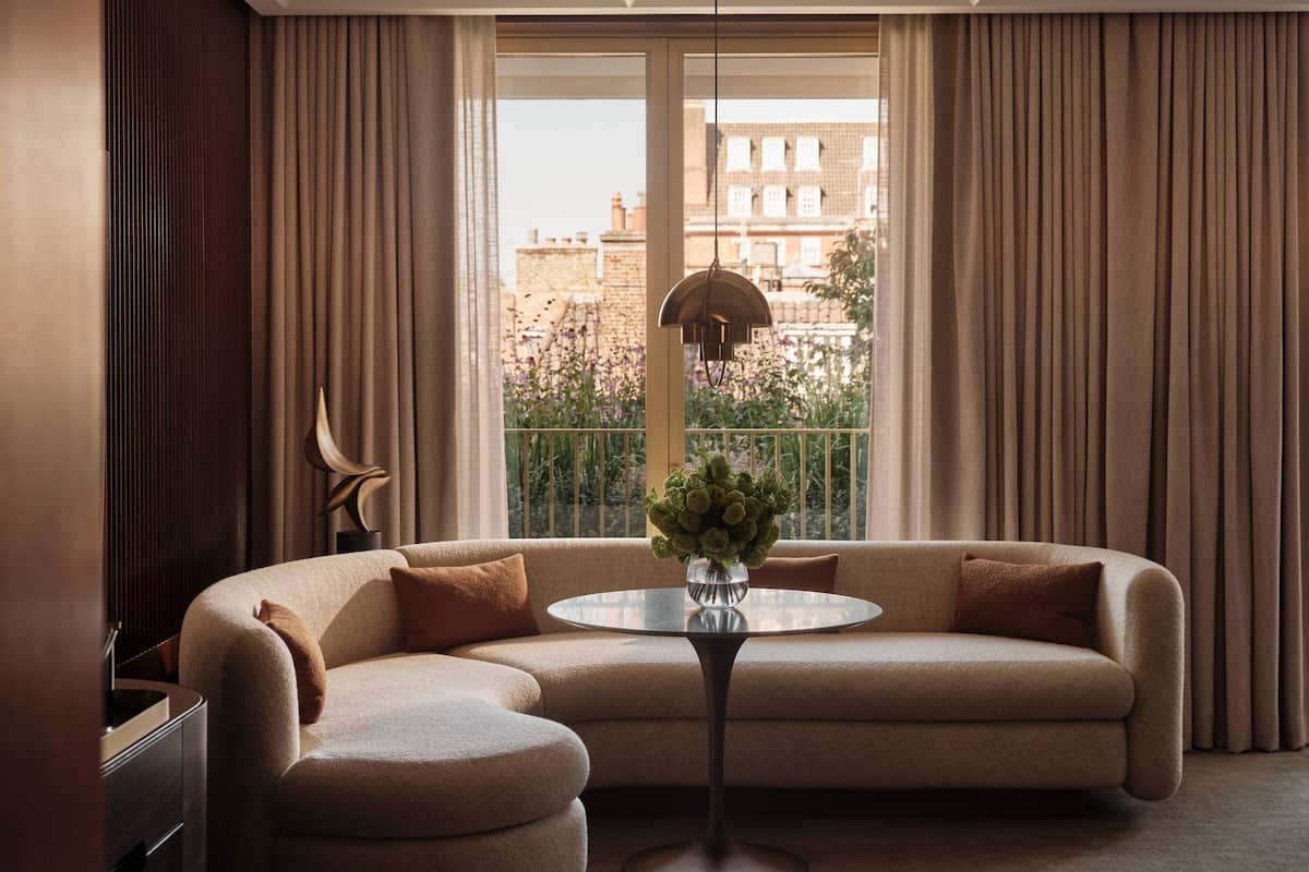 1 bedroom, premium bedding, free minibar, in-room safe