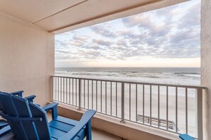 Property grounds - ☀️Wow Oceanfront Views 2BR-2BA Condo Ponce Inlet King Suite, Pool Stunning Views☀️ (Ponce Inlet)