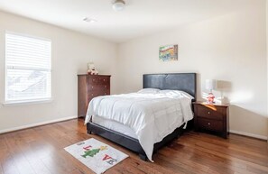 4 bedrooms, desk, iron/ironing board, WiFi