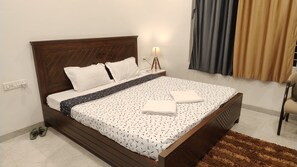 5 dormitorios, escritorio, wifi y ropa de cama