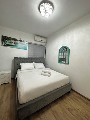 2 bedrooms, iron/ironing board, WiFi, bed sheets - Beach front  2-bedroom with Water View in Tel Aviv-Yafo (Tel Aviv-Yafo)