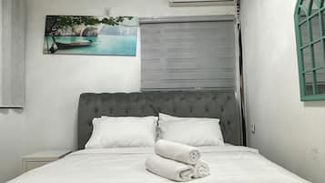 2 bedrooms, iron/ironing board, WiFi, bed sheets