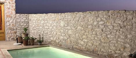 야외 수영장, 수영장 파라솔