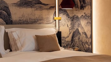 Habitación Confort doble, 1 cama de matrimonio grande | Ropa de cama de alta calidad, edredones de plumas, minibar y caja fuerte