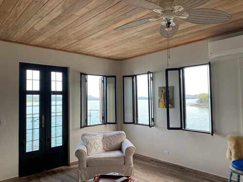 Charming 2-bedroom, 2.5 bath Over-water House on Secluded Beach!