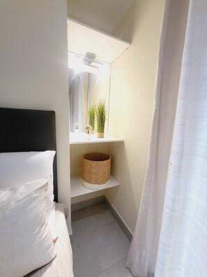 2 habitaciones, tabla de planchar con plancha, internet y ropa de cama 
