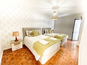 3 bedrooms, iron/ironing board, internet, bed sheets - Flor do Lido by Madeira Real (Funchal)