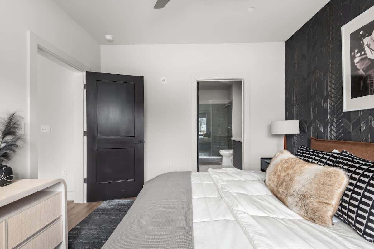 2 bedrooms, iron/ironing board, travel cot, free WiFi