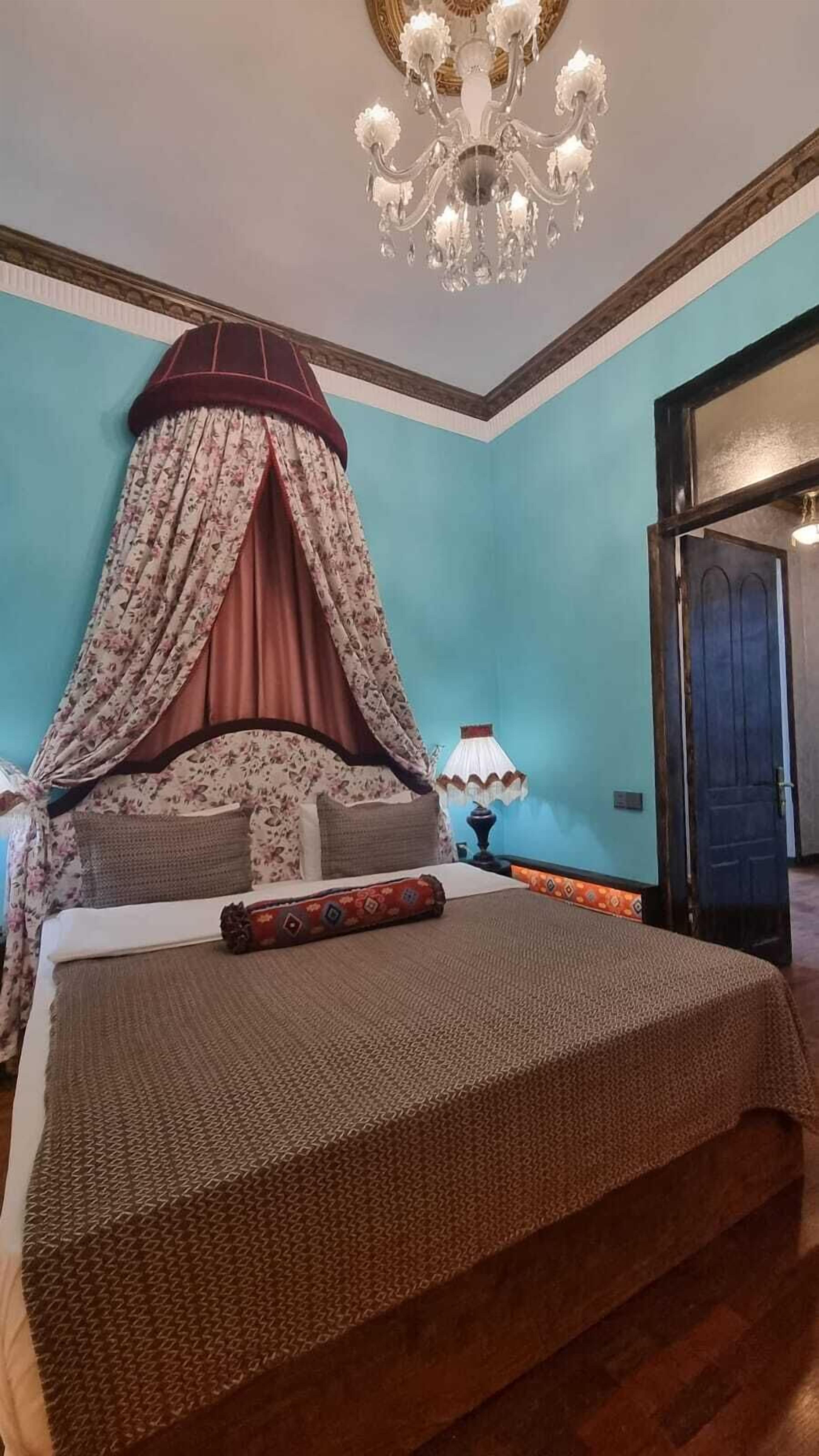 Familie appartement, uitzicht op de binnenplaats | Luxe beddengoed, Tempur Pedic-bedden, individueel gedecoreerd