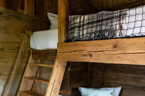 House | 1 bedroom, individually furnished