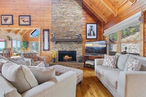 Smart-tv och eldstad