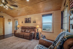 スマートテレビ、暖炉、ステレオ