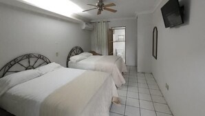 Basic Double Room - Hotel Abasolo (Tequila)