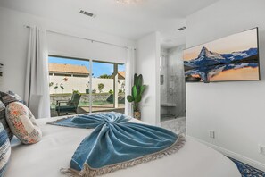 3 bedrooms, iron/ironing board, WiFi, bed sheets