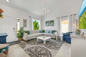 電視、壁爐、足球機