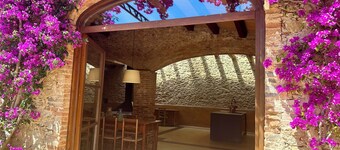 Unique catalan farmhouse with rustic charme dating back to the 16th century