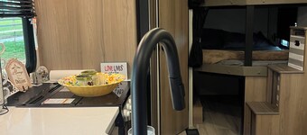 Charming 2-bedroom mobile home with WiFi, AC in Winterville close to UGA stadium