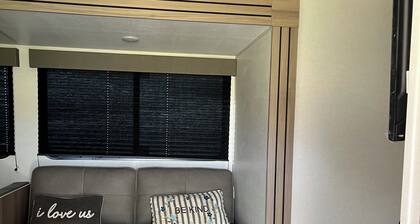 Charming 2-bedroom mobile home with WiFi, AC in Winterville close to UGA stadium