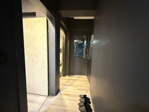 1 Schlafzimmer, Schreibtisch, laptopgeeigneter Arbeitsplatz