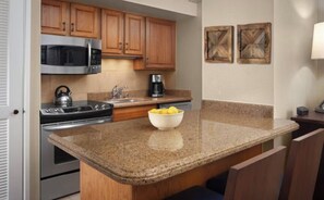 Microwave, oven, stovetop, dishwasher - 2-bedroom with loft unit in Marriott Resort West Vail with numerous amenities (Vail)