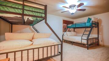 6 bedrooms, desk, iron/ironing board, travel cot