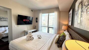 Deluxe Apartment, Lake View | 3 bedrooms, free WiFi