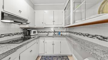 Casa, 2 camas Queen size (Beachside Oasis) | Cocina privada | Horno