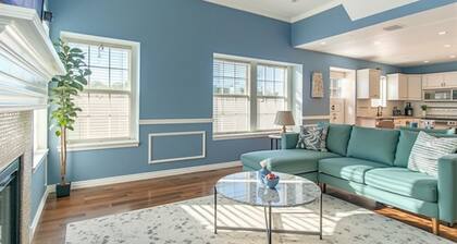 2BR Home with Backyard! Free Parking!