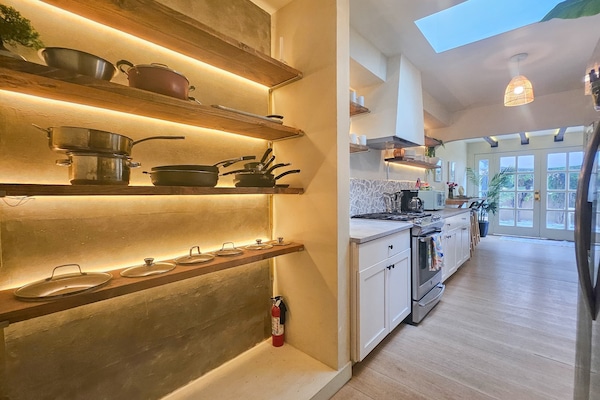 Coffee/tea maker, electric kettle