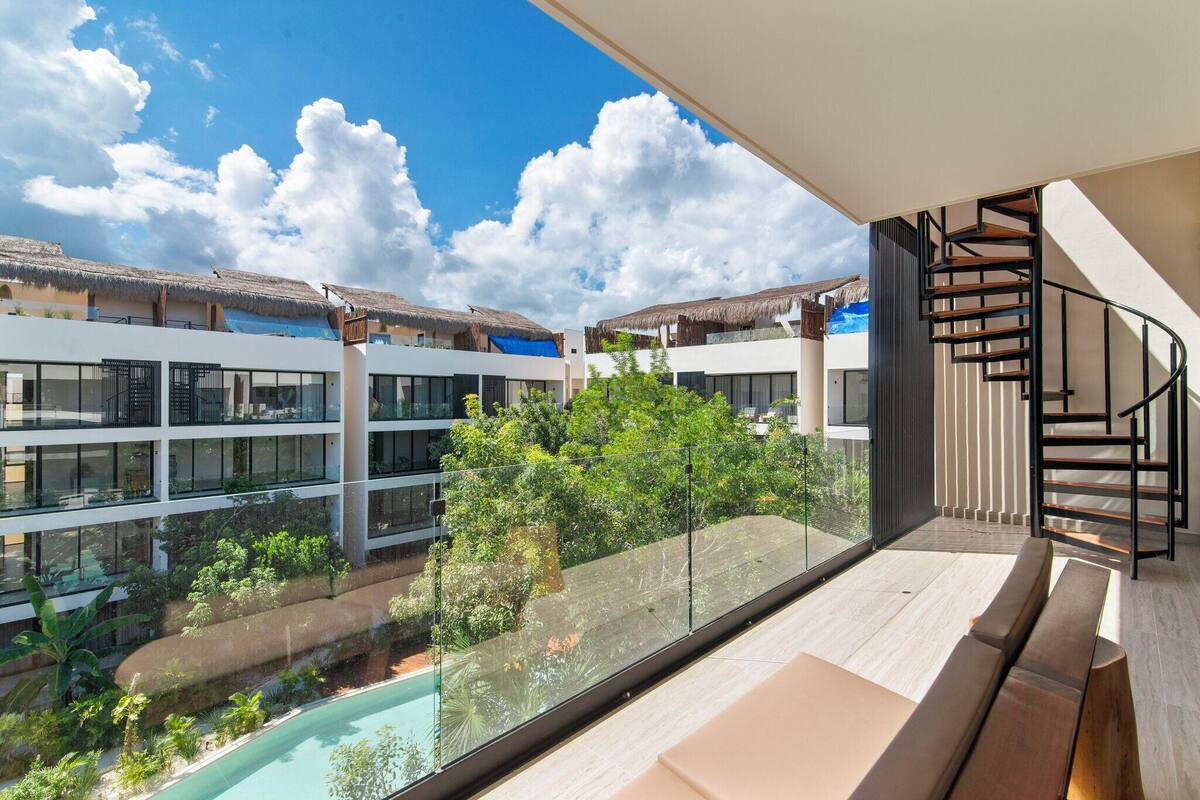 Apartamento exclusivo, piscina privada | 2 dormitorios, decoración individual, tabla de planchar con plancha